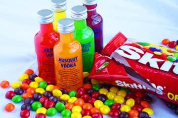 Vodka com Skittles